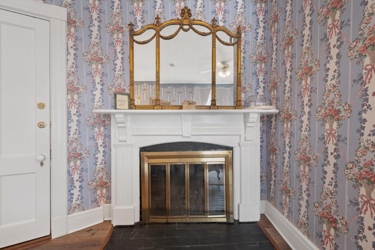 Brook Farm Inn Lenox Extérieur photo