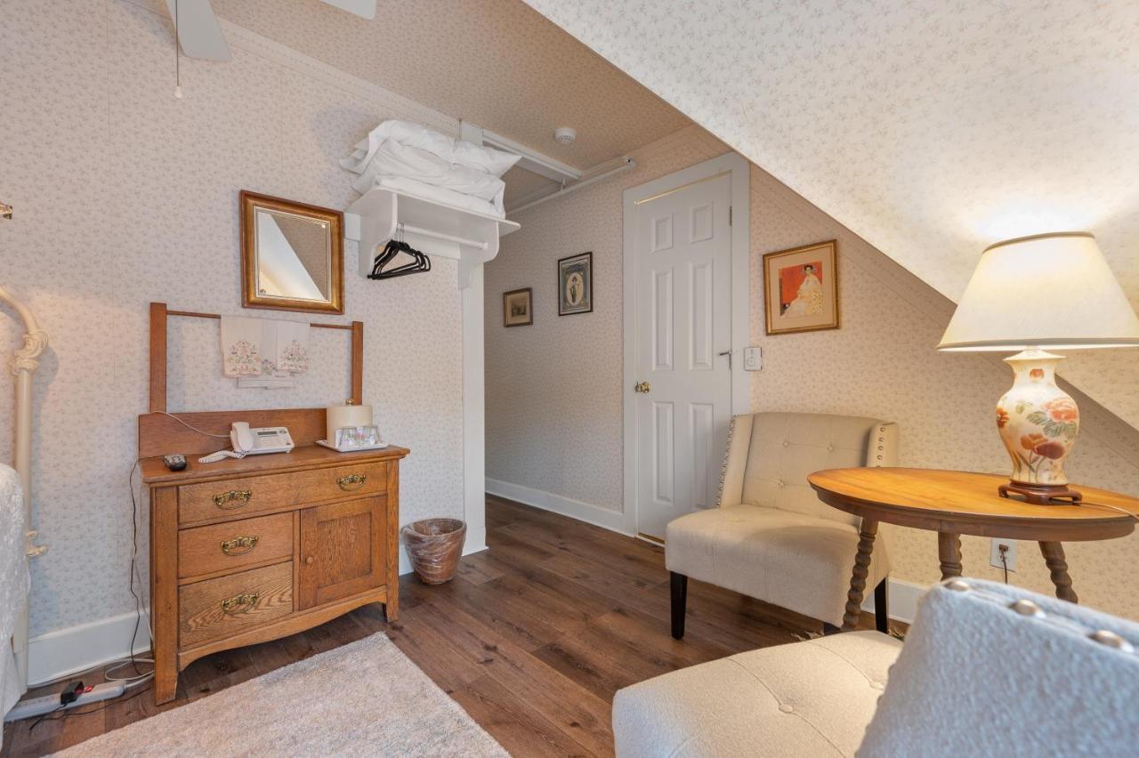 Brook Farm Inn Lenox Extérieur photo