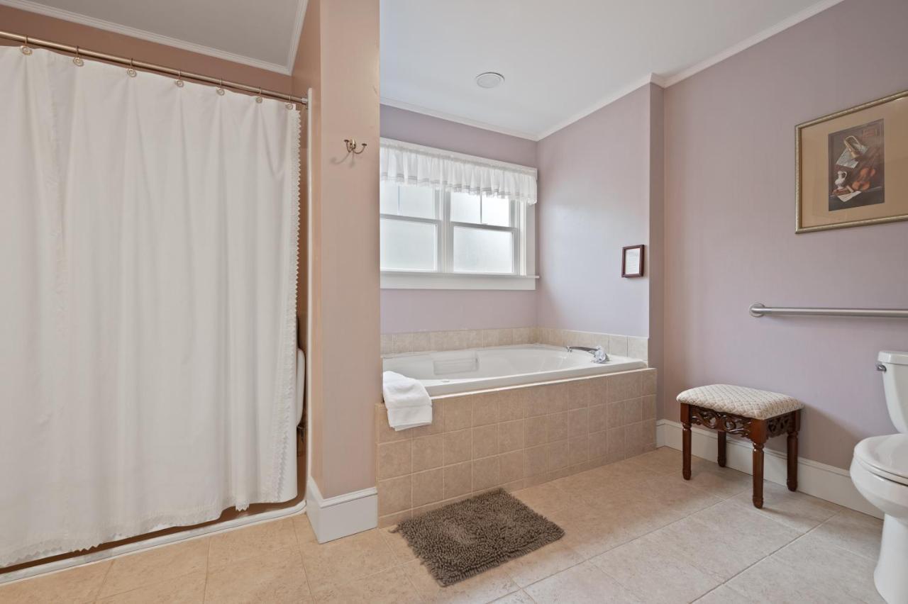 Brook Farm Inn Lenox Extérieur photo