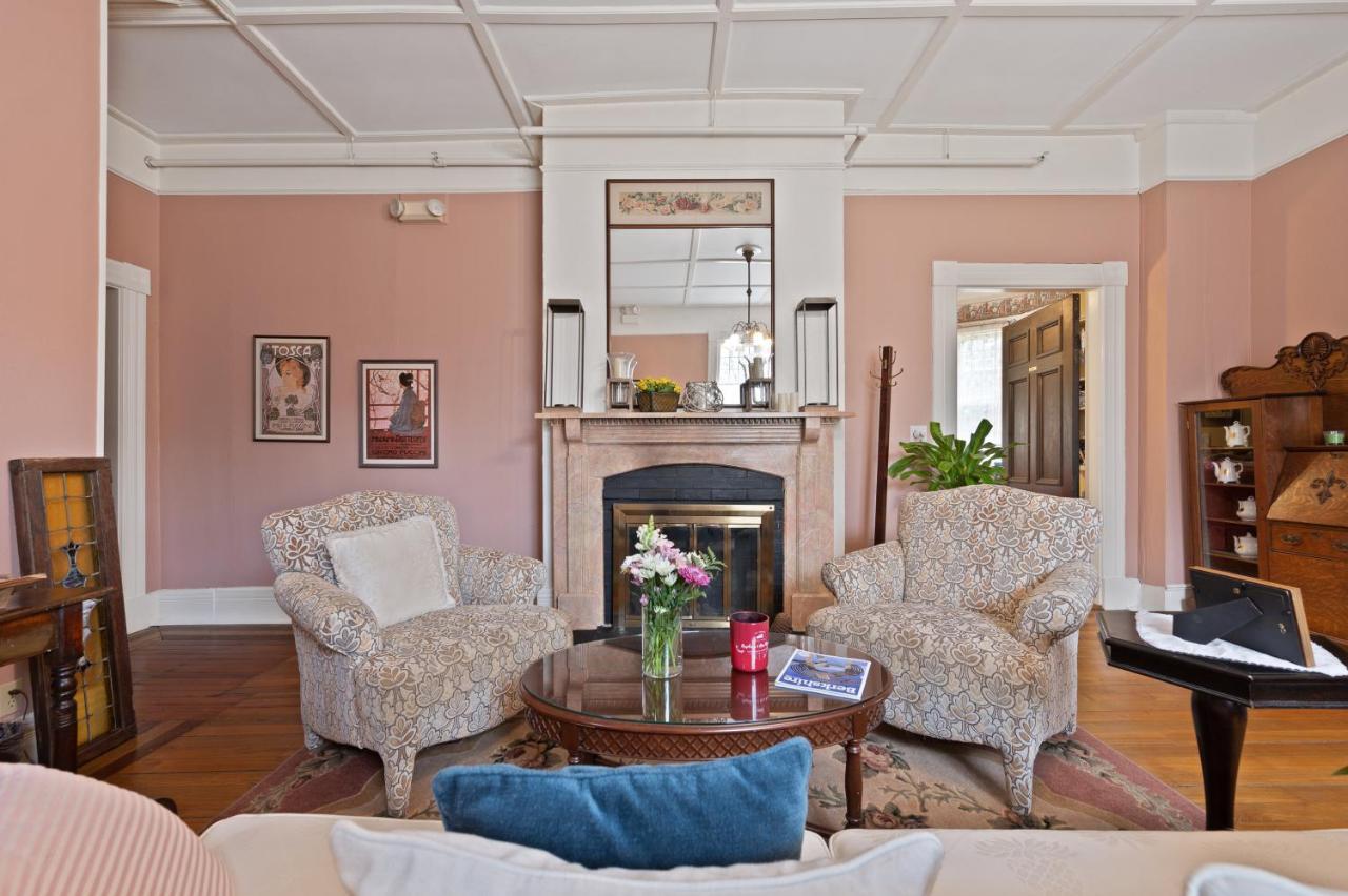 Brook Farm Inn Lenox Extérieur photo