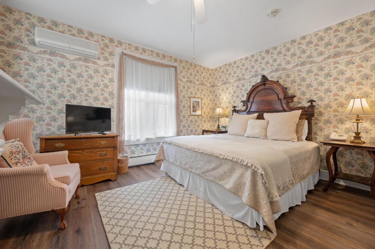 Brook Farm Inn Lenox Extérieur photo