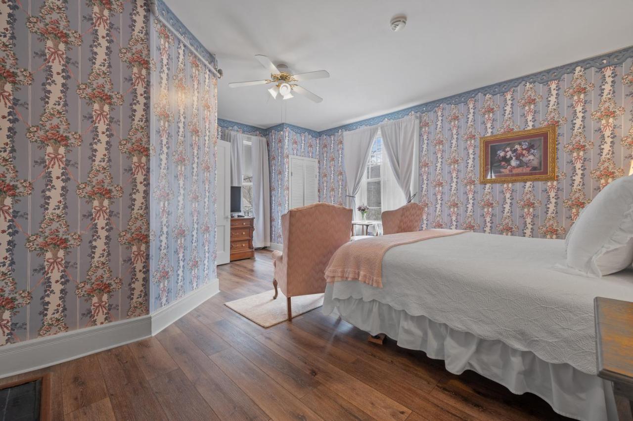 Brook Farm Inn Lenox Extérieur photo