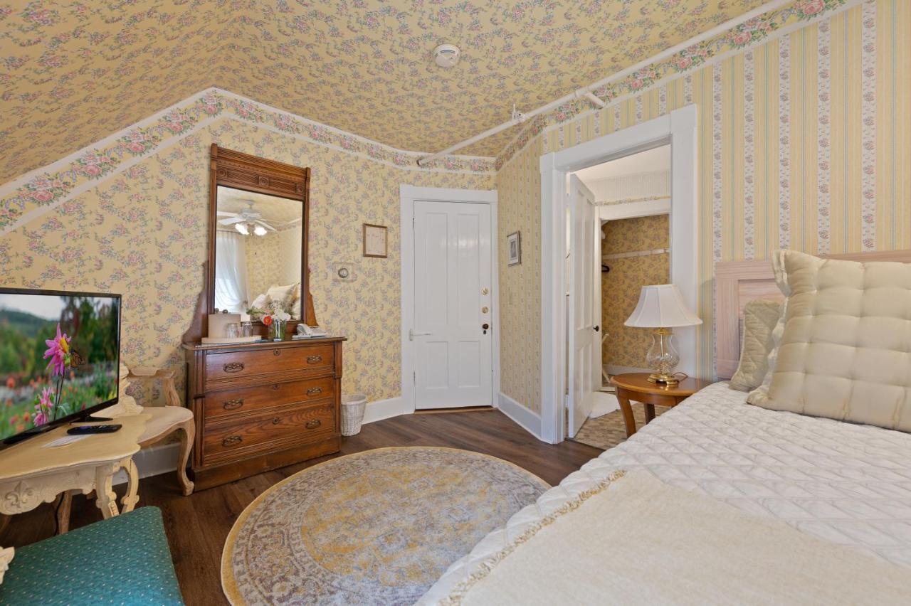 Brook Farm Inn Lenox Extérieur photo