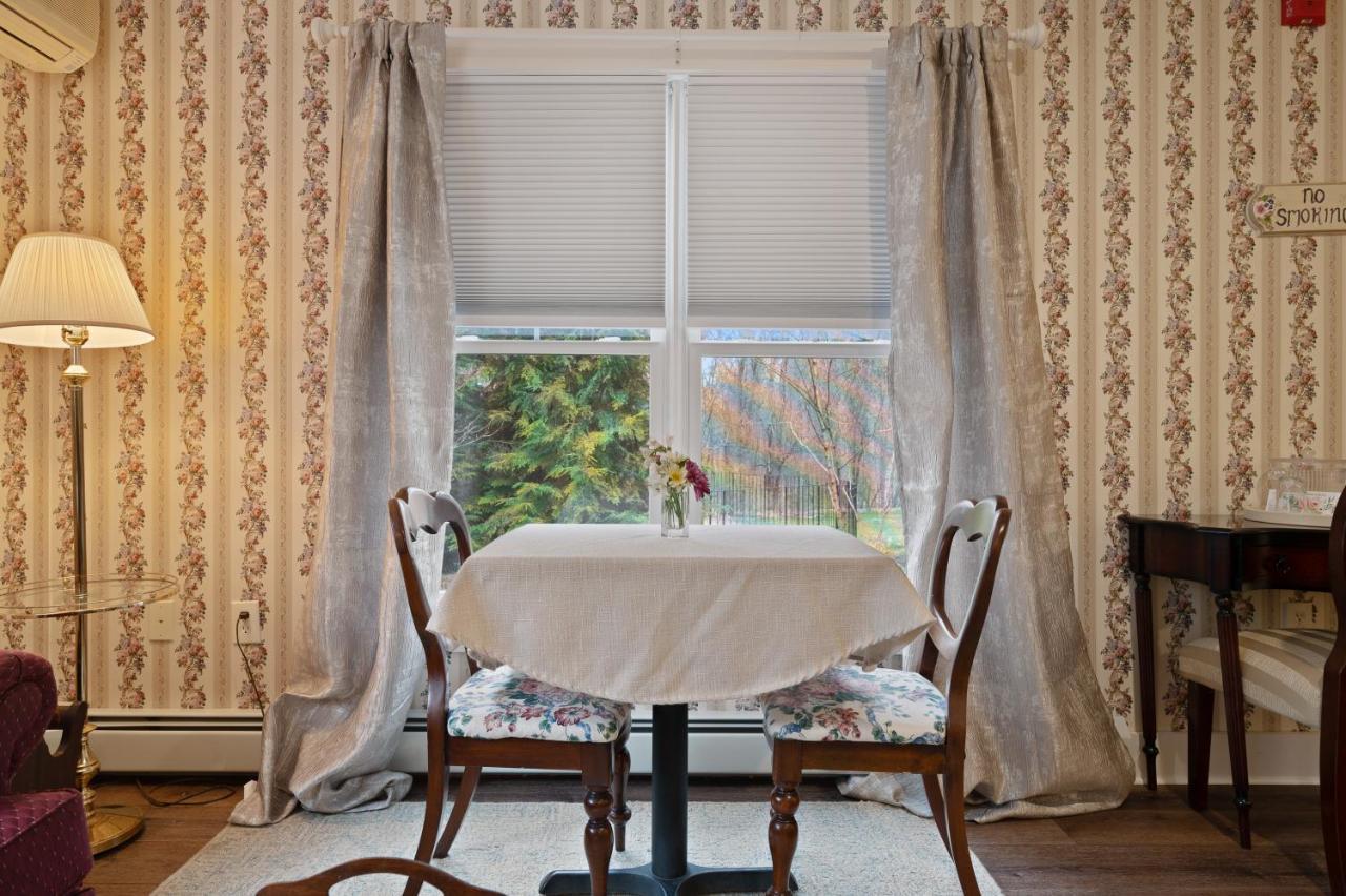 Brook Farm Inn Lenox Extérieur photo