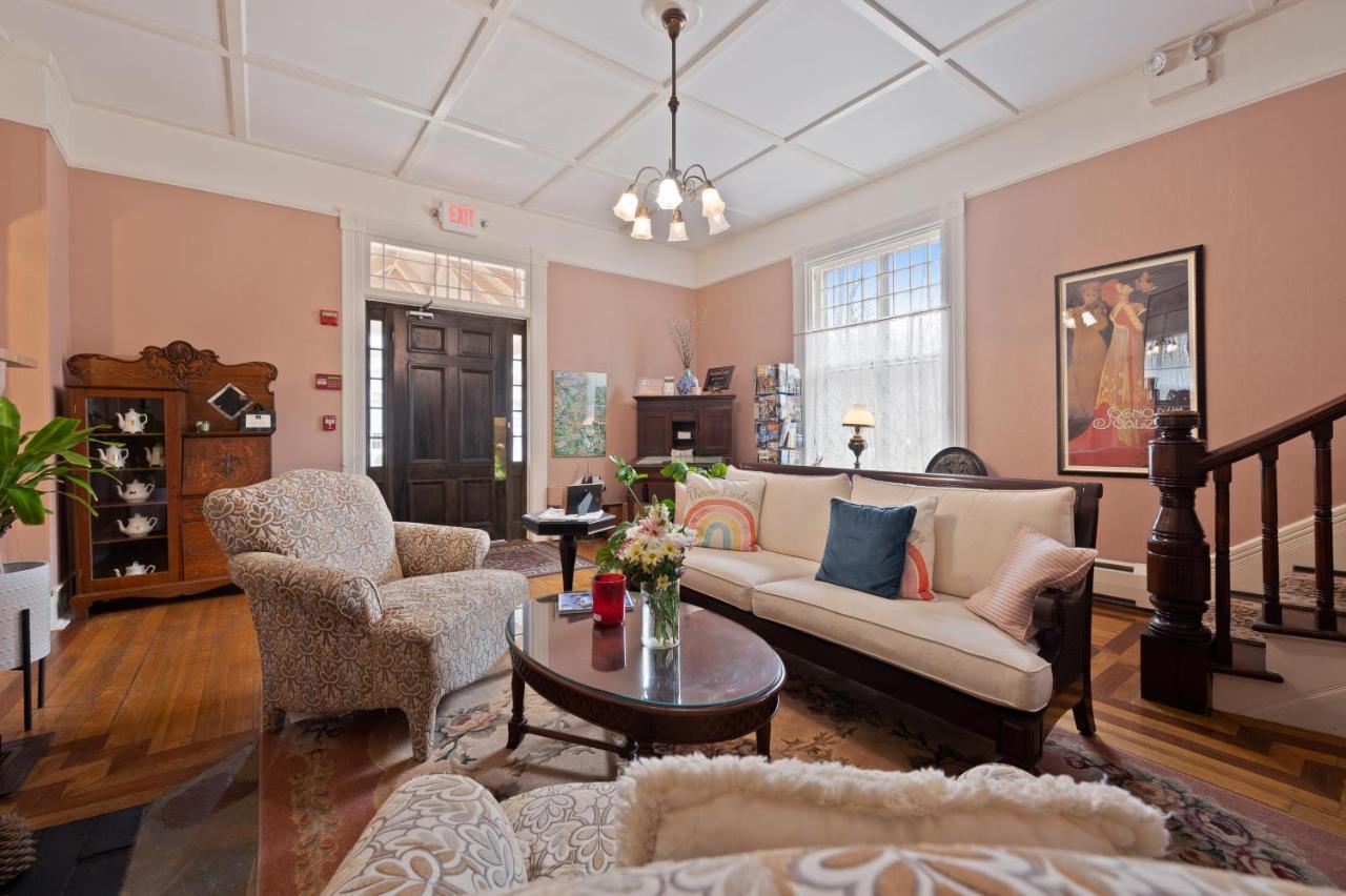Brook Farm Inn Lenox Extérieur photo