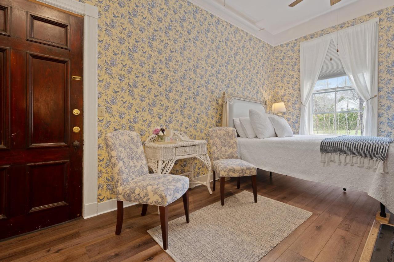 Brook Farm Inn Lenox Extérieur photo