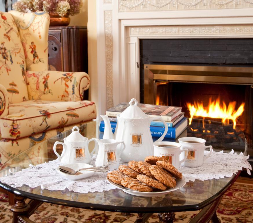 Brook Farm Inn Lenox Extérieur photo